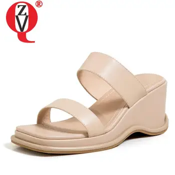 Женские тапочки ZVQ в новом стиле, летние сандалии для отдыха с наклонным каблуком, квадратный носок, Лаконичная Удобная вентиляция, зрелая мягкость