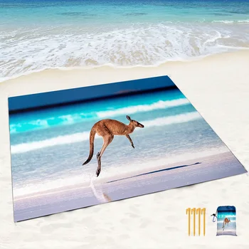 Легкое пляжное одеяло с принтом дикого морского кенгуру, водонепроницаемое и пескостойкое для пляжного одеяла с сумкой для кольев и пластиковыми кольями