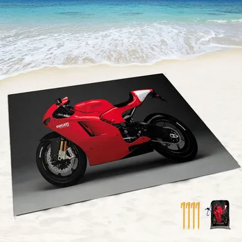 Пляжное одеяло, защищенное от песка и воды, прохладное красное мотоциклетное легкое одеяло с угловыми карманами и сетчатой сумкой для путешествий, кемпинга