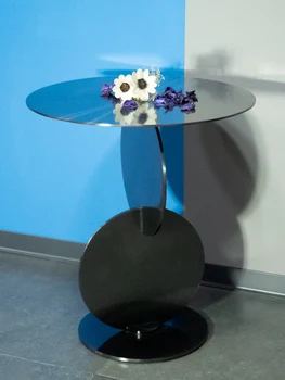 Угловой столик Высококачественный художественный диван Легкий Роскошный Приставной столик в итальянском стиле Маленький журнальный столик в бесшумном стиле Минималистичная сталь